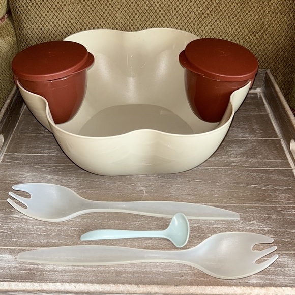 Tupperware Open House Collection - Picture 1 of 12
